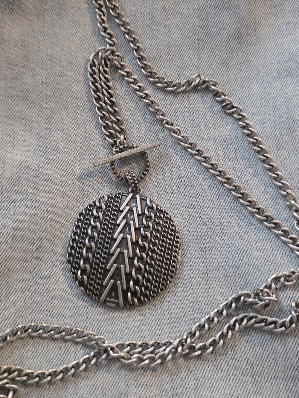 Textured Round Silver Pendant Necklace for Women
